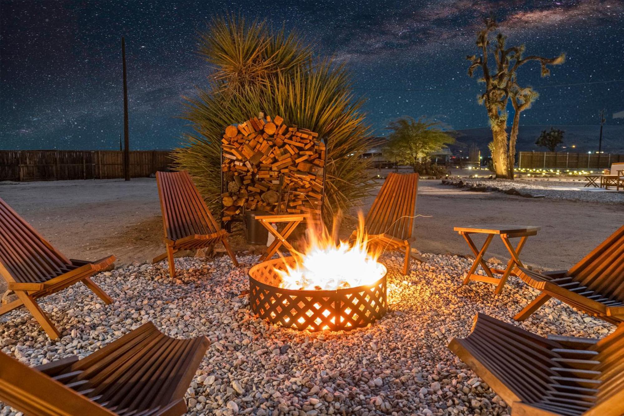 Private Jt Cabin - Ev L2 Station, Hammocks, Fire Pit, Bbq, Bocce Ball, Cornhole Yucca Valley Exterior photo